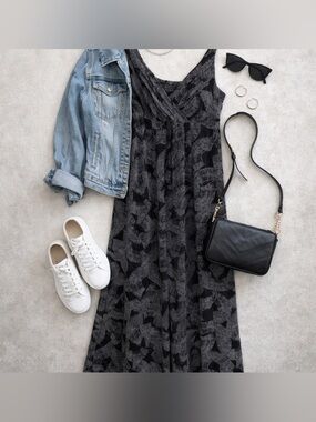 Printed Black & Gray Maxi Dress with V-Neck size 40